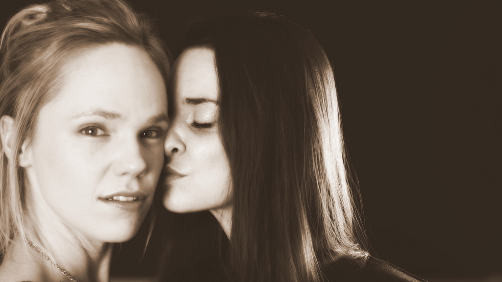 zoenen lesbi vrouwen lesbisch