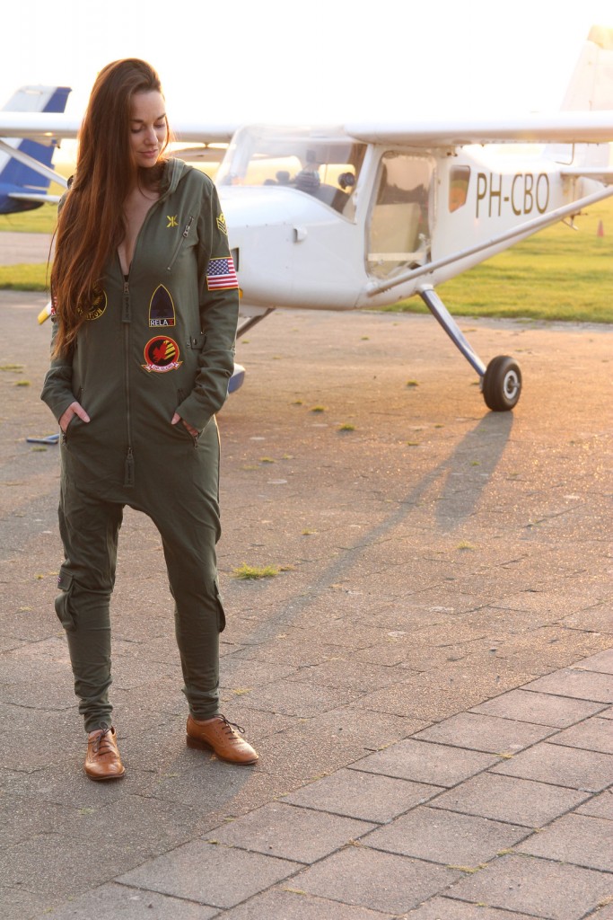 onepiece onesie vliegtuig piloot joyce