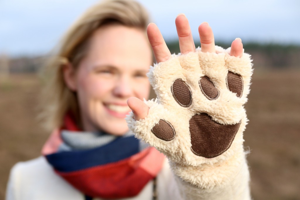 eBay aankopen handschoenen beren poten klauwen grappig