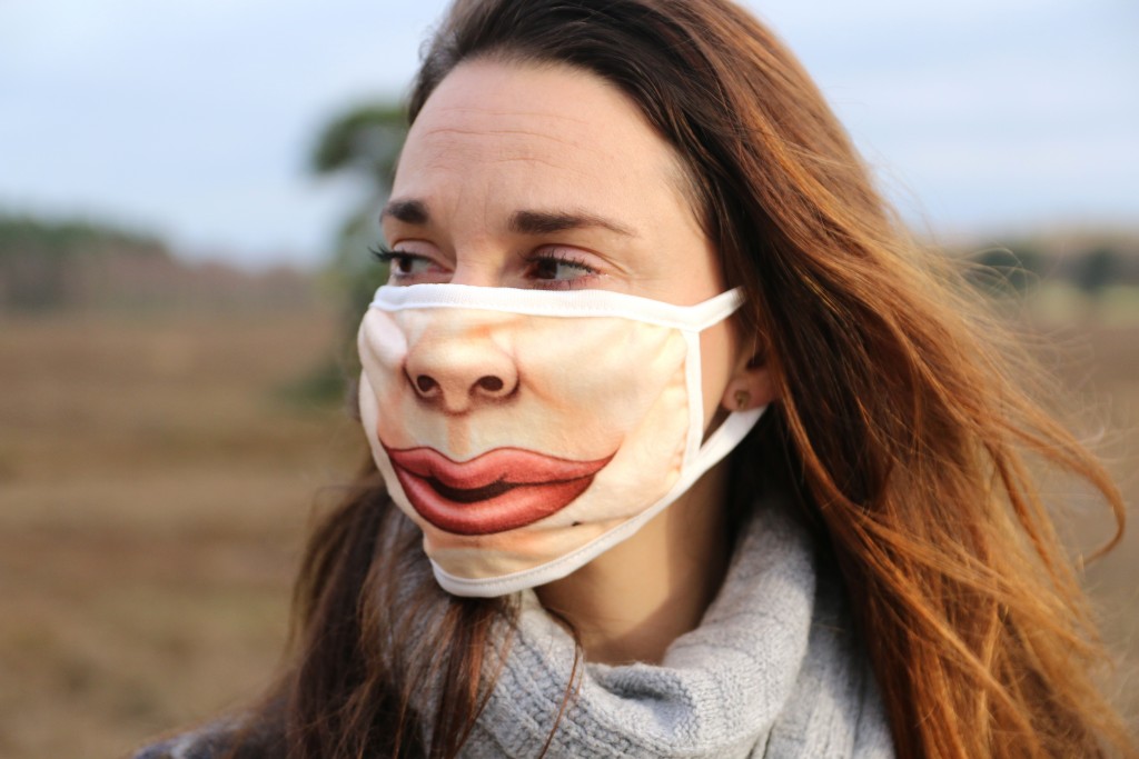 eBay aankopen mondkapje lippen grappig