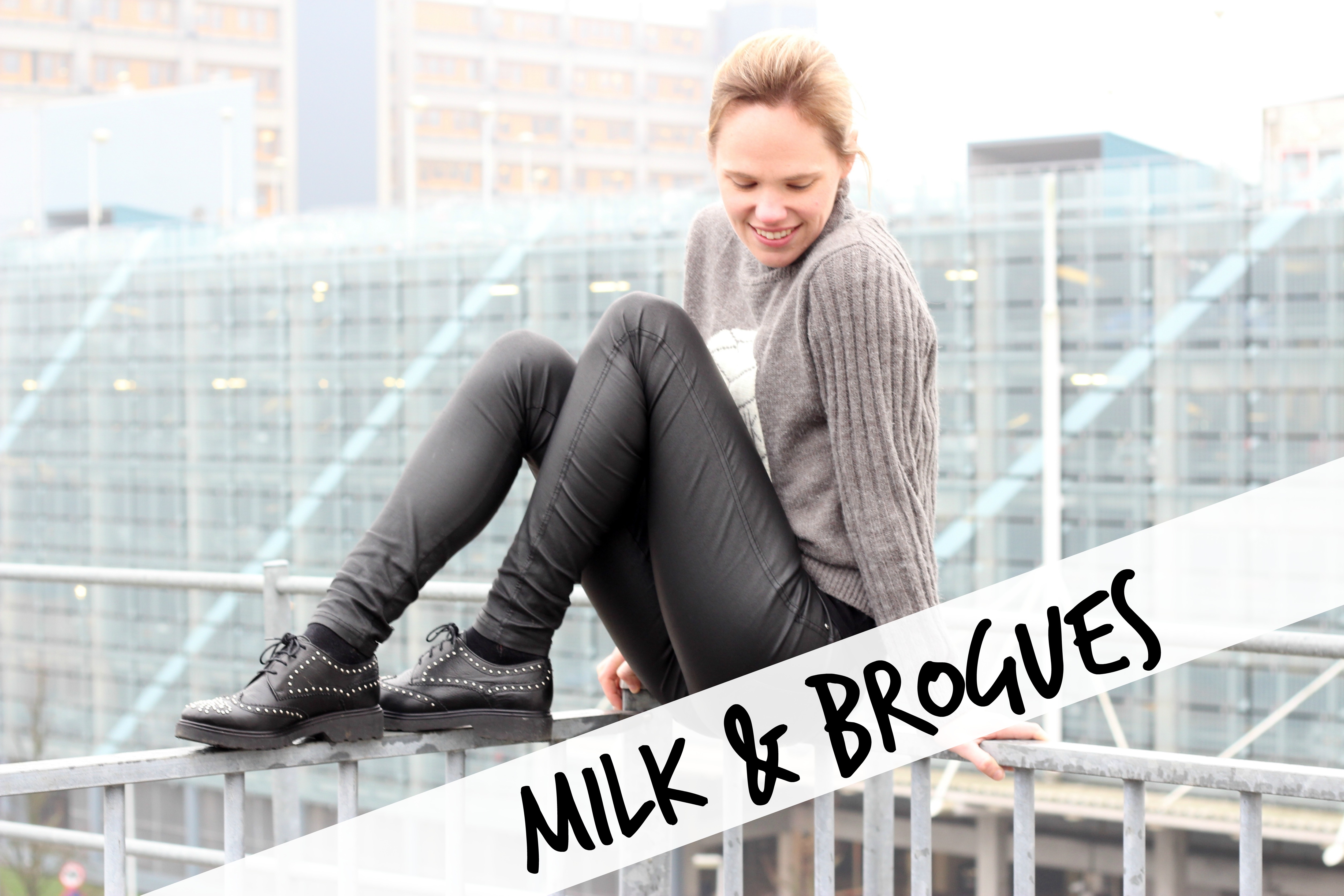 In deze blog laat ik je mijn outfit zien die ik deze week droeg op mijn werk waarbij ik de trui draag in combi met een paar nieuwe brogues met studs.