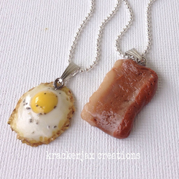 vriendinnen lesbisch sieraad liefde beste vriendinnen