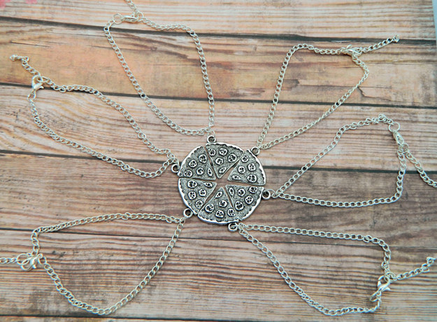 vriendinnen lesbisch sieraad liefde beste vriendinnen