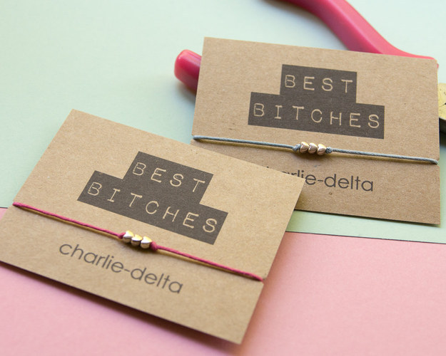 vriendinnen lesbisch sieraad liefde beste vriendinnen