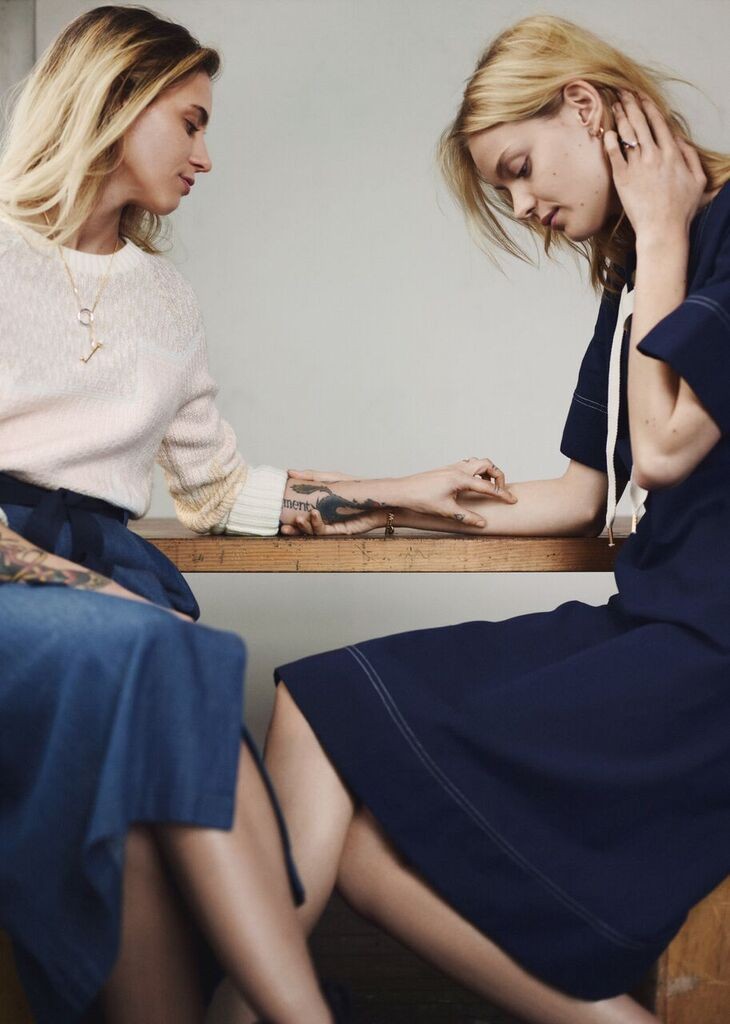 lesbische liefde bij & other stories amsterdam