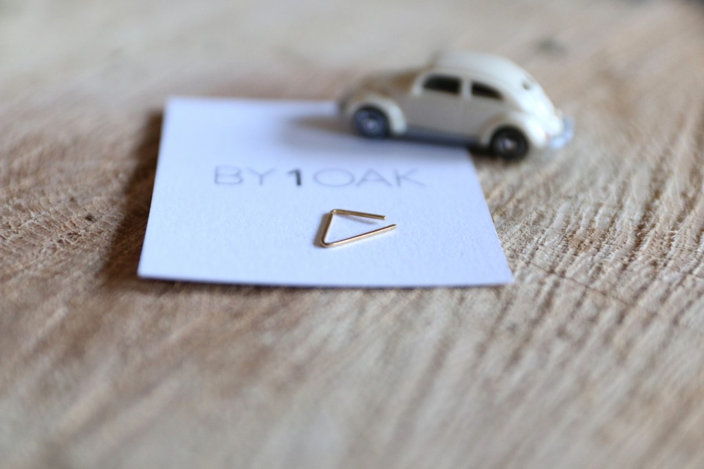 minimalistische oorbellen