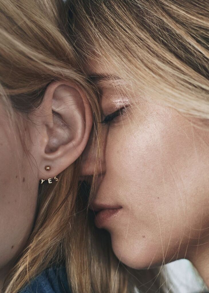 lesbische liefde bij & other stories amsterdam