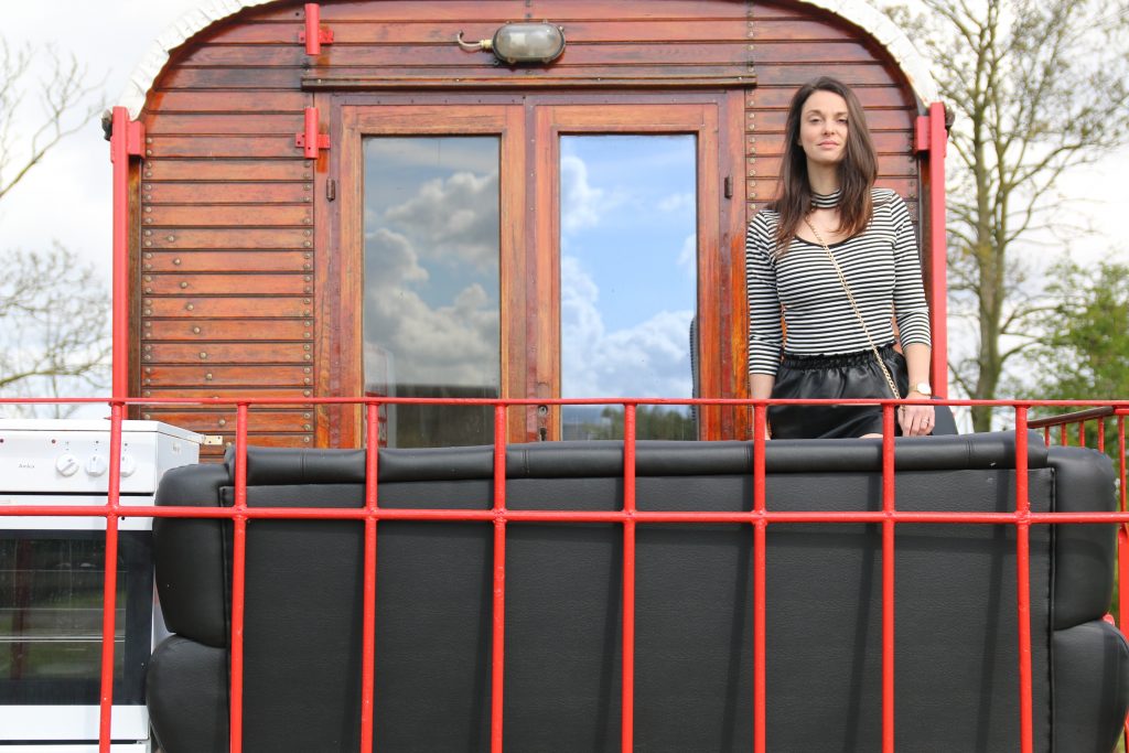 Sexy Mom jeans & Isabel Marant Look a likes polette sacha come get fashion furla