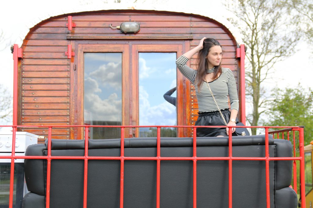 Sexy Mom jeans & Isabel Marant Look a likes polette sacha come get fashion furla