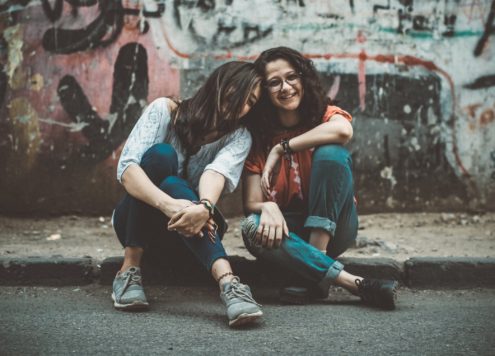 Nederlanders positiever over homo- en biseksualiteit