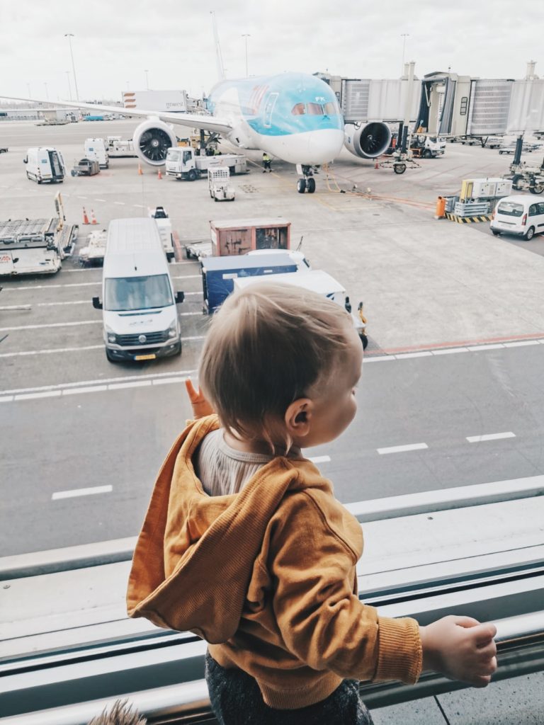 vliegen met een dreumes