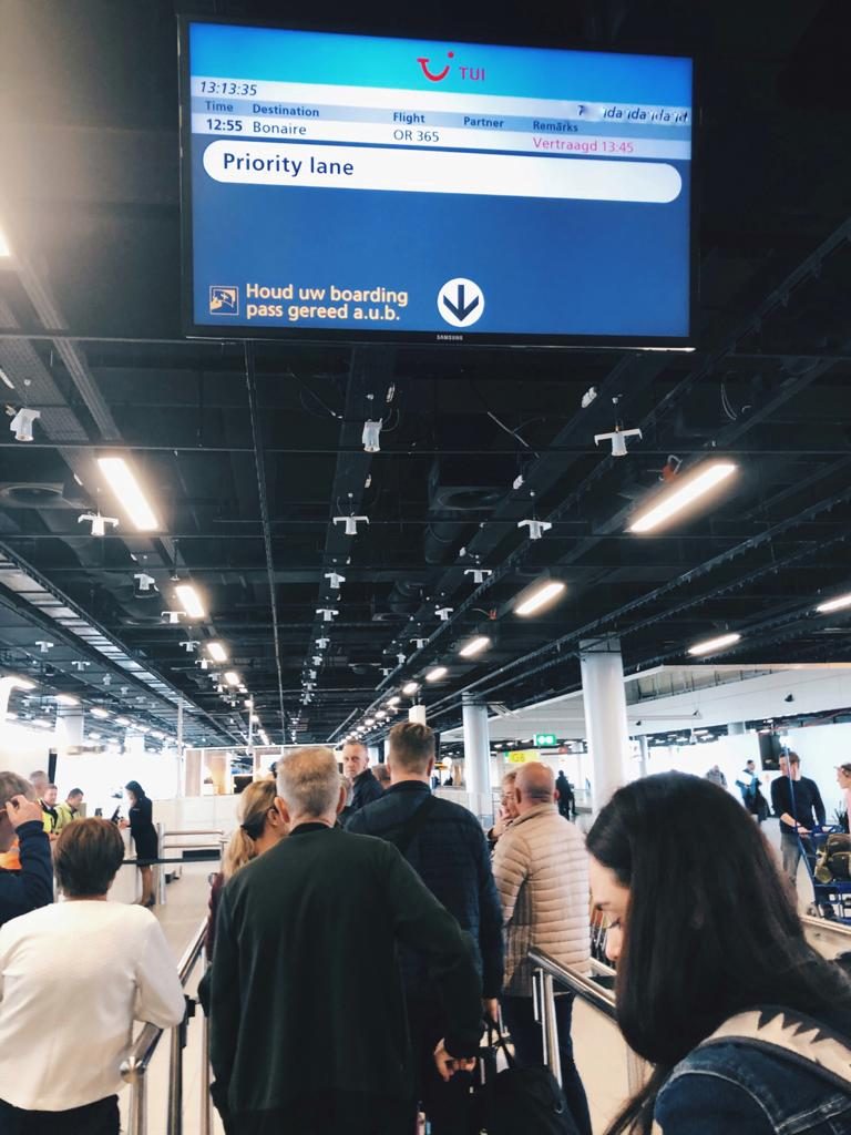 10 uur vliegen met een dreumes | Ervaring en tips