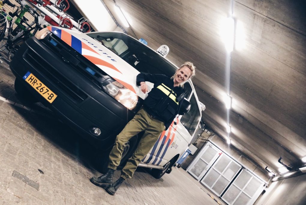 Politie Rotterdam | Scarlet Zoekt Werk - Ik Vrouw van Jou