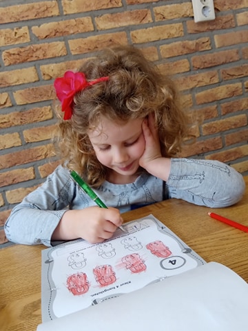 De kinderen thuis tijdens de coronacrisis